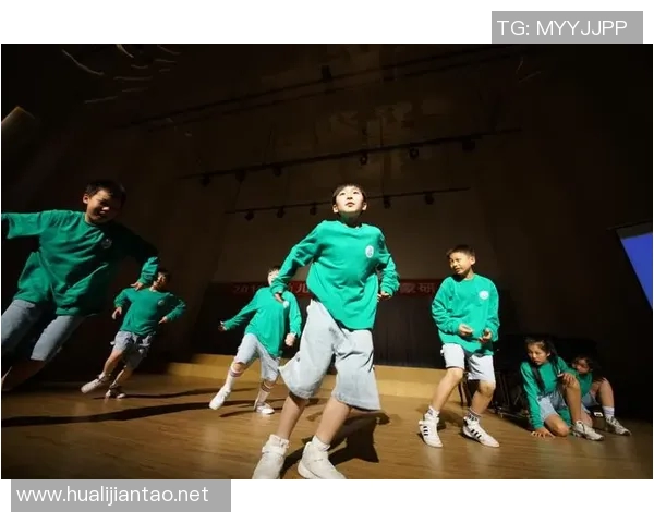 重庆街舞队的进攻策略与技巧深度解析探索街舞文化的魅力与发展